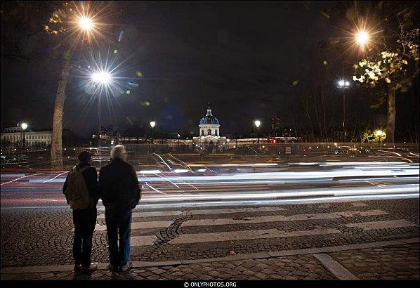 pietons-nuit-paris-008