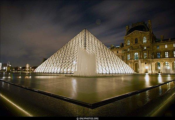 pyramide-louvre-paris-001