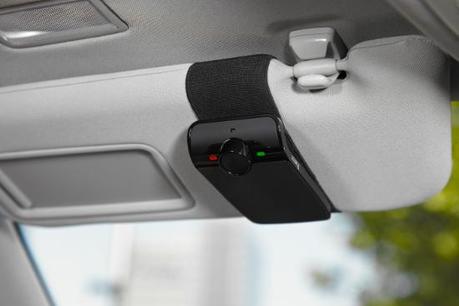 Parrot Minikit+, un accessoire bluetooth efficace en voiture
