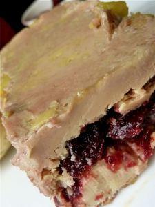 Terrine de foie gras aux canneberges et au cidre de glace