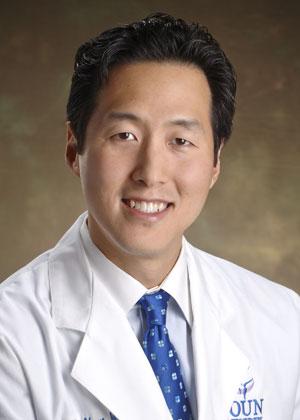  top chirurgien plasticien aux États-Unis Dr.Anthony Youn