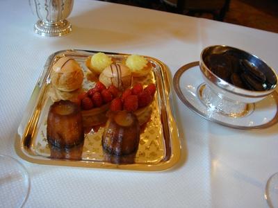 20100529 Ambroisie Bernard Pacaud 08 mignardiss chocolats Bernard Pacaud à lAmbroisie : magique! (ChrisoScope)