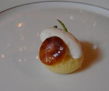 20100529 Ambroisie Bernard Pacaud 01 canape Bernard Pacaud à lAmbroisie : magique! (ChrisoScope)