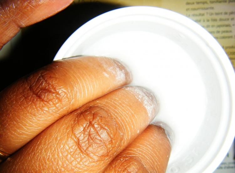 Beauty Crash Test : Le galet effervescent blanchissant pour ongles