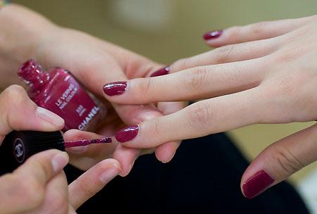 Chanel-2012_backstage-beauty_nails_nail-polish-in-April.jpg