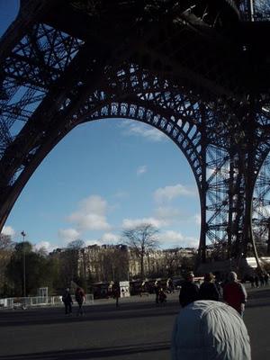 Se familiariser avec les monuments, le métro... les plans de Paris