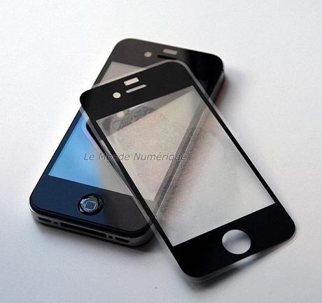 1 Une protection en verre trempé pour iPhone4 et 4S