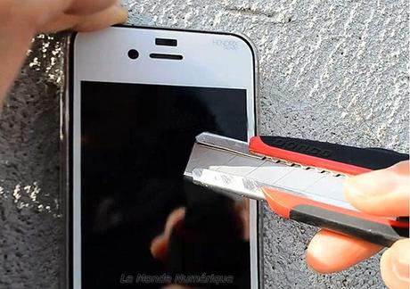 2 Une protection en verre trempé pour iPhone4 et 4S
