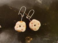 Petits cadeaux faits main en pâte polymère