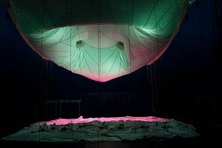 Géométrie de caoutchouc fut le premier spectacle du nouveau Pôle des arts du cirque d'Antony (92)