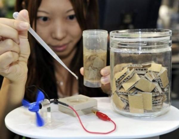 Sony paper battery large verge medium landscape 600x465 Sony présente un prototype de bio batterie en papier