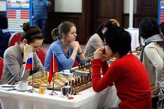  La Russe Nadezhda Kosintseva (2546) a été battu par la Chinoise Hou Yifan (2578) © site officiel 