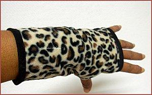 2011-12-199d - Mitaines en polaire tigre