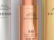 Joli coffret Esthederm avec gestes complémentaires...