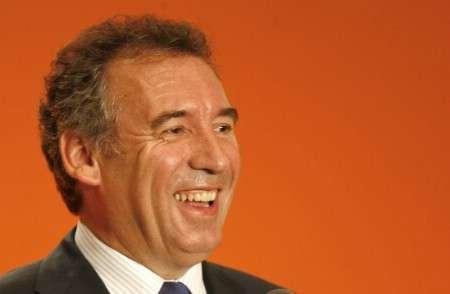 Lettre de Bayrou: Cher Père Noel, faites-nous rêver après la Saint-Nicolas