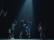Basketball never stops message fort signé Nike.