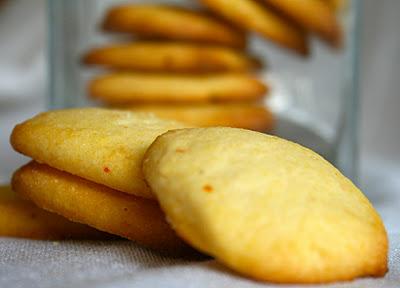 BISCUITS DE POLENTA À LA MANDARINE