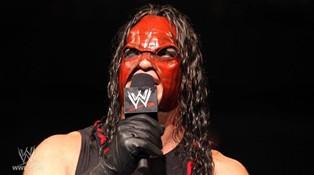 Kane donne les raisons de ses attaques sur John Cena lors du Raw du 27/12/2011