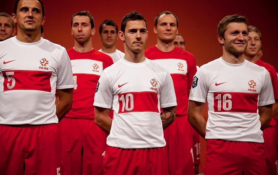 Nike présente le maillot de la Pologne pour l’Euro 2012
