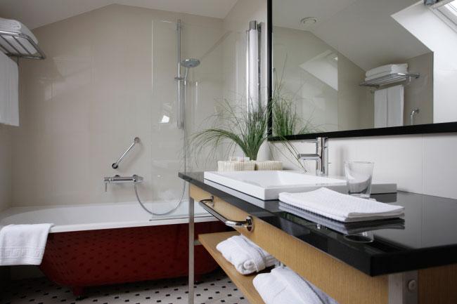 bathroom-hotel-Neiburgs-Europe-du-nord-lettonie-hoosta-magazine-paris
