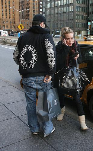 Hilary Duff et son copain main dans la main à SoHo