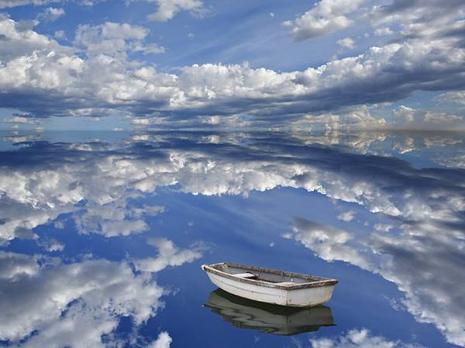 photo humour insolite reflet ciel eau nuage