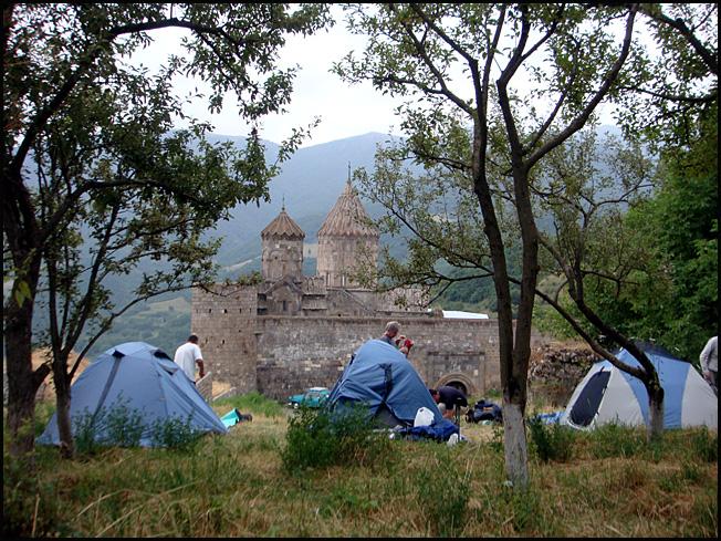 Monastère arménien de Tatev et premier camping…