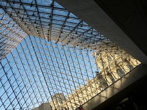 pyramide Louvre