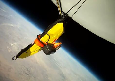 Un iPad en 1 morceau après une chute depuis la stratosphère