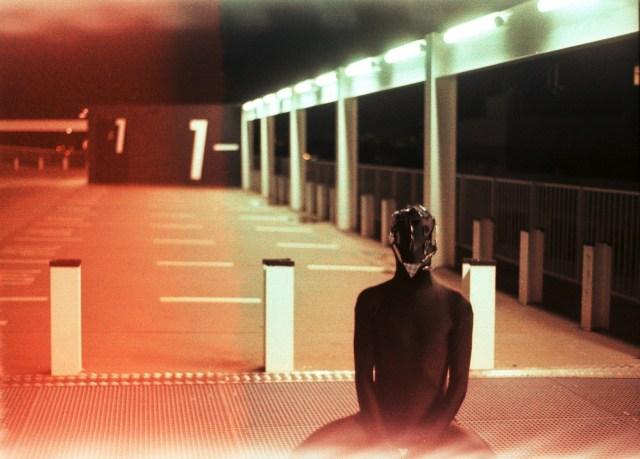 L’HOMME DANS LA VILLE