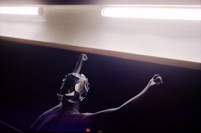 L’HOMME DANS LA VILLE