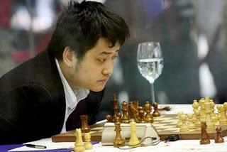 Le Grand maître d'échecs chinois Wang Yue