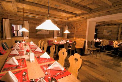 restaurant-2-Hotel-Kitzhof-Hoosta-magazine-paris