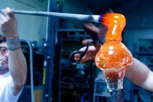 Chaque lampe est fondue et soufflée à la main en verre de Murano Chaque lampe est fondue et soufflée à la main en verre de Murano