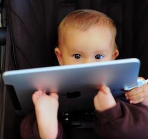 Pour lire et apprendre, les enfants de 2012 préfèrent les ebooks