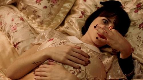 Liza Manili L’éclipse