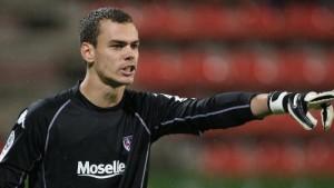 Delle future doublure de Mandanda ?