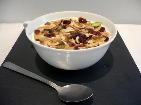 Fromage blanc aux fruits secs et sirop d'agave, ou un p'tit goûter bien sympa ^^ Fromage blanc aux fruits secs et sirop d'agave, ou un p'tit goûter bien sympa ^^