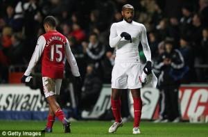 Henry s’embrouille avec un supporter d’Arsenal