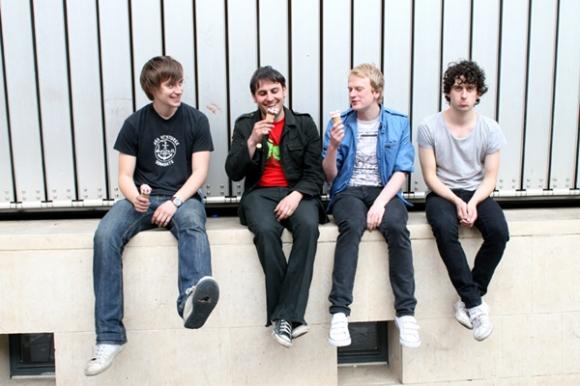 Delorentos – Little Sparks