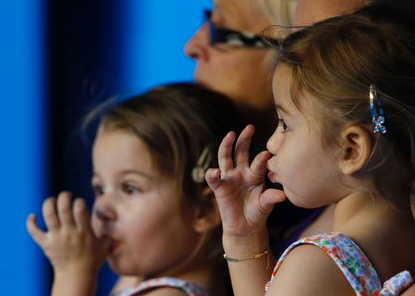 Open d’Australie 2012: Charlène et Myla pour encourager Roger