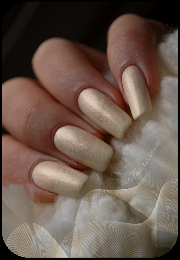 http://tartofraises.nailblogs.net/vernis/nailangel/missSwan-1.png