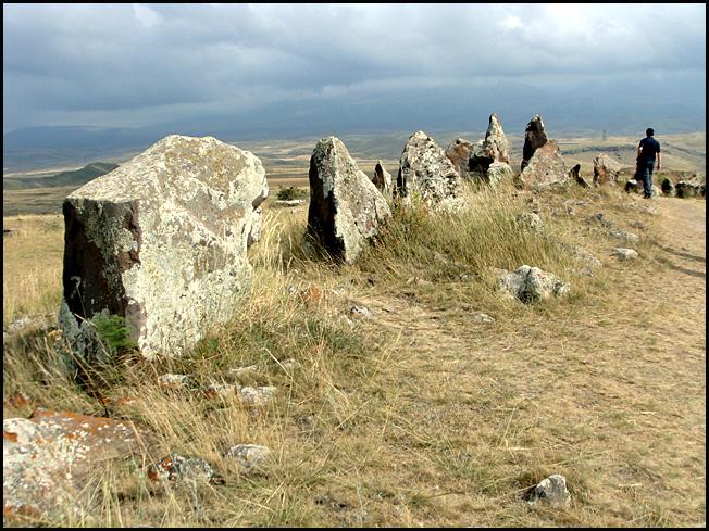 Mégalithes de Karahunge et pétroglyphes d’Ouktassar