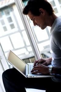 study by the window Fotolia 3343069 Subscription L 199x300 SEO – quest ce que ça veut dire ?