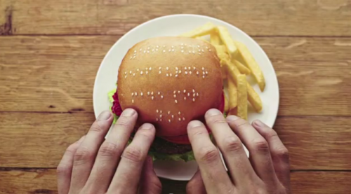 Un menu en braille qui se dévore