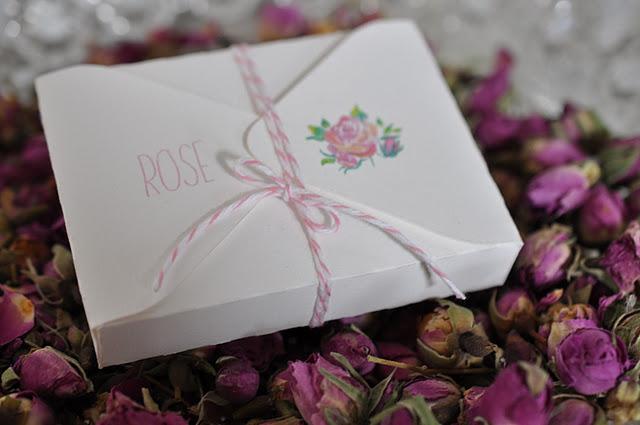 papeterie rose,boutons de roses