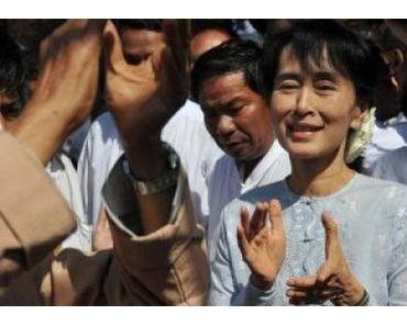 Aung San Suu Kyi entre en campagne. Objectif: le parlement birman en avril.