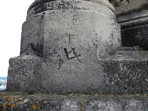 Des graffiti compagnonniques à la cathédrale de Tours (37)