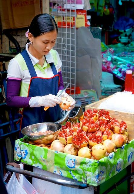 Nous continuons notre petite série de photos de marchés. Ici à Chinatown, à Bangkok, dans l'incontournable Sampeng Lane.