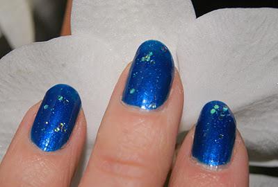 Aruba blue d'Essie, attention les yeux........